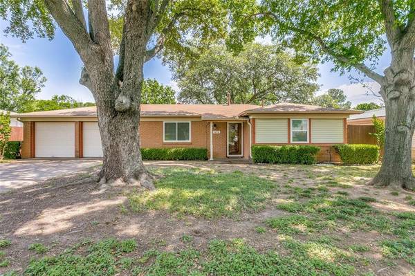 1216 Valentine Street,  Hurst,  TX 76053