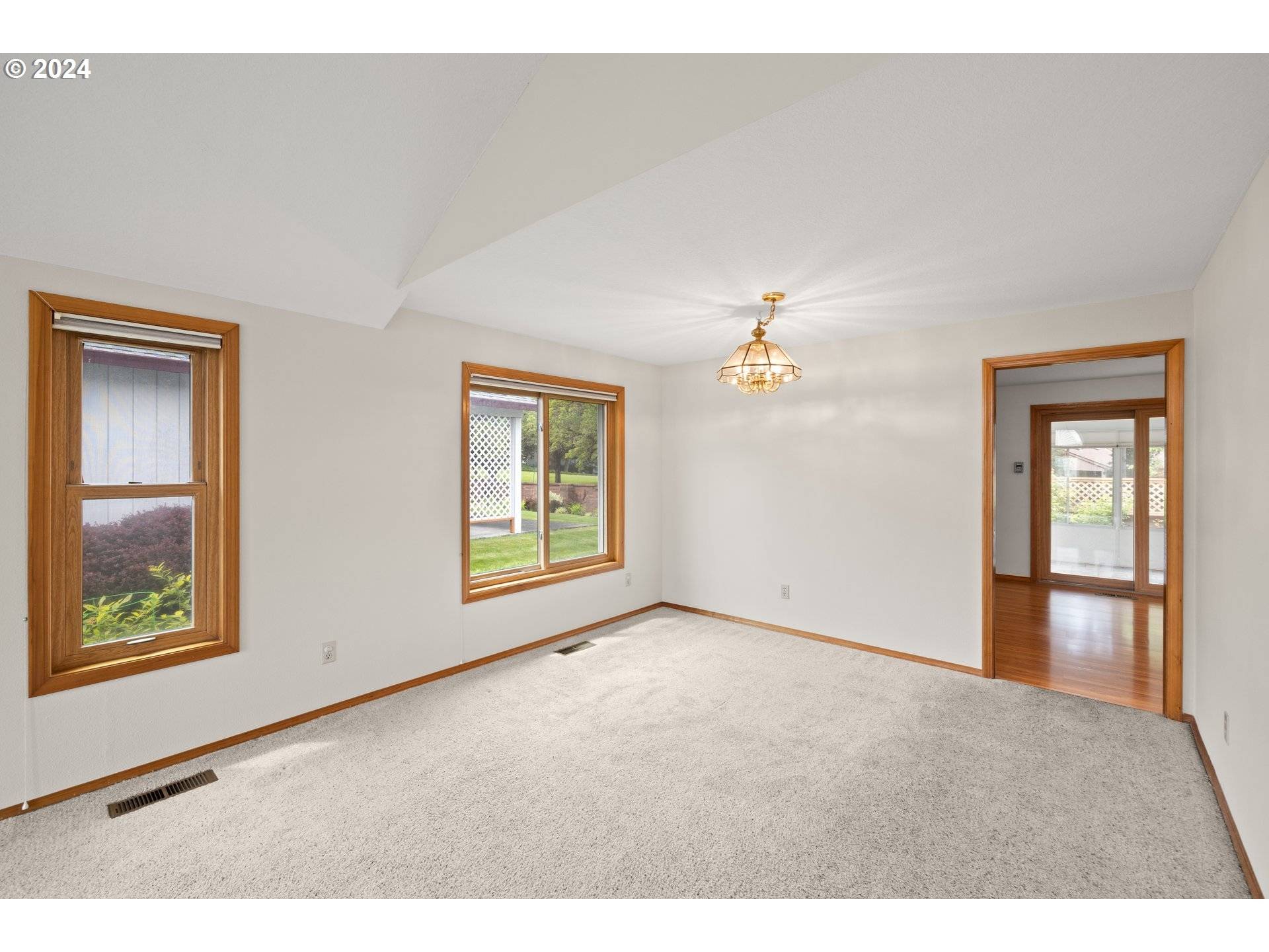 Portland, OR 97230,15217 NE SUMMERPLACE DR