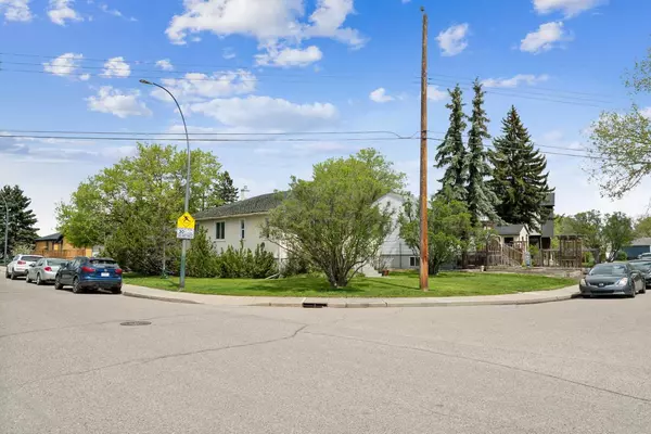 Calgary, AB T2E 5N4,1901 Mountview CRES NE