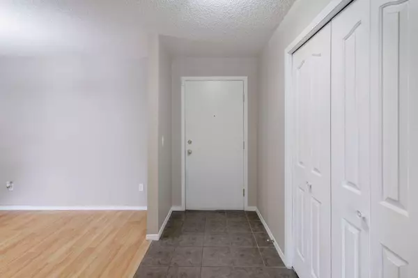 Calgary, AB T3G 5N5,4000 Citadel Meadow PT NW #104