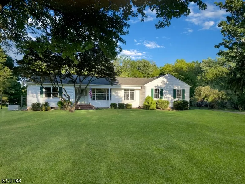 4 Fieldstone Way, Readington Twp., NJ 08889