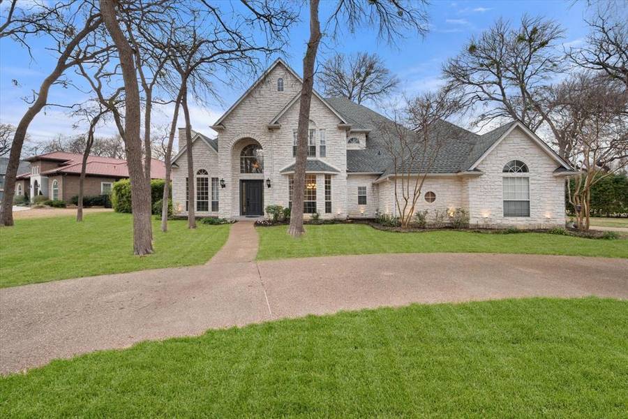 6037 Forest River Drive, Fort Worth, TX 76112