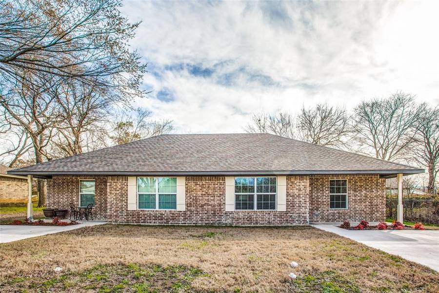 692 Seven Oaks Road, Bonham, TX 75418