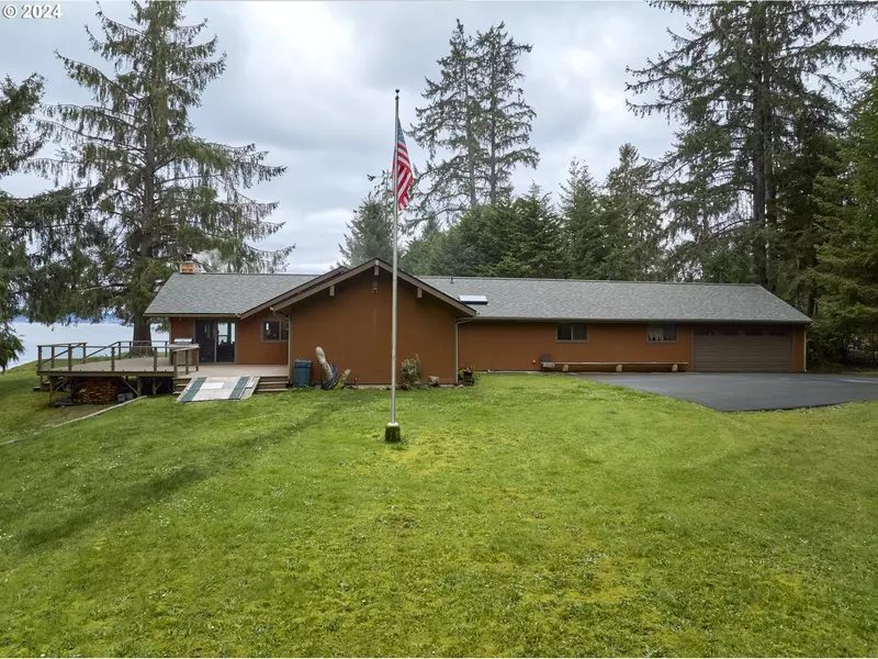 556 STATE ROUTE 401, Naselle, WA 98638