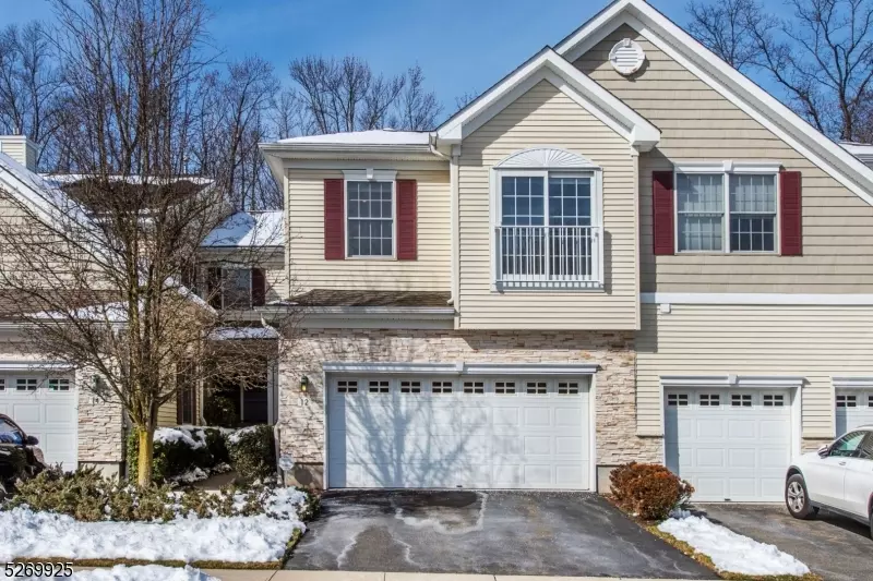 12 Camlet Ct, Roseland Boro, NJ 07068