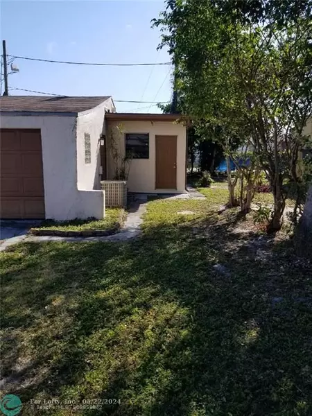 2104 Monroe Ter  #Side, Hollywood, FL 33020