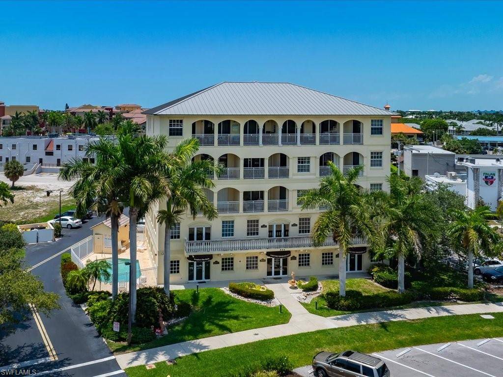 886 Park AVE 403, Marco Island, FL 34145