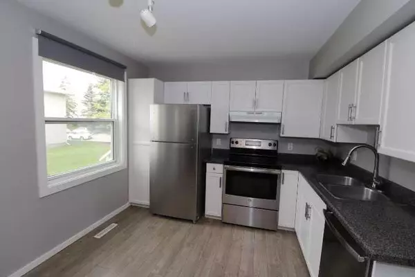 Calgary, AB T3E 2P8,4525 31 ST SW #172