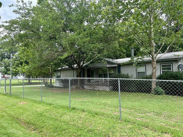 414 Choctaw Drive, Gordonville, TX 76245