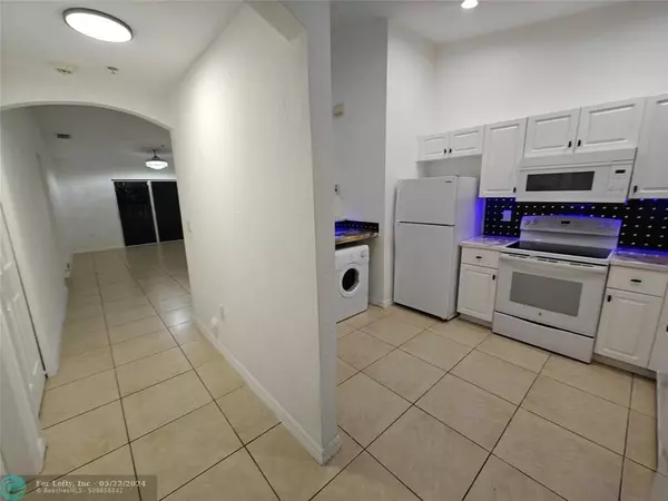 Hollywood, FL 33023,3950 SW 48th Ave  #3950