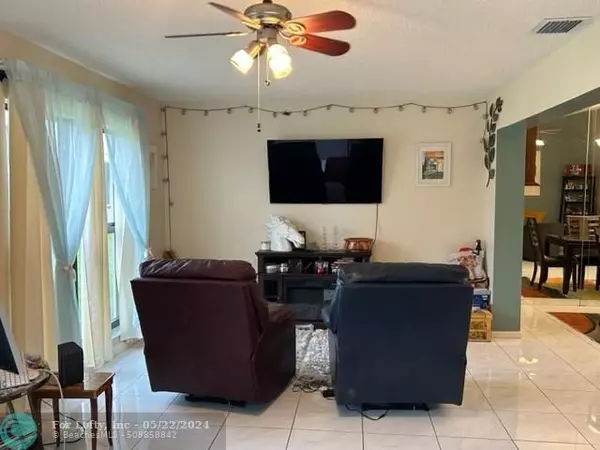 Deerfield Beach, FL 33442,1996 SW 15th Ct