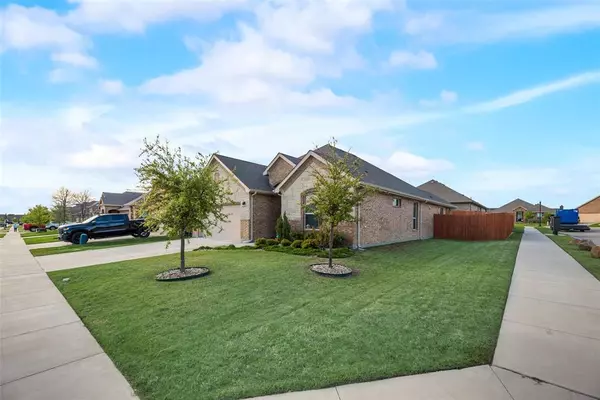 145 Wagon Mound Drive, Waxahachie, TX 75167