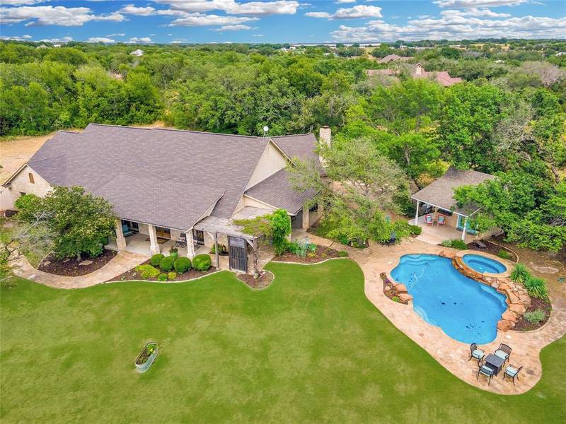 726 W Canyon Creek Lane, Weatherford, TX 76087