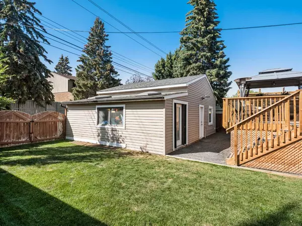 Calgary, AB T2J 1E7,313 Whitney CRES SE