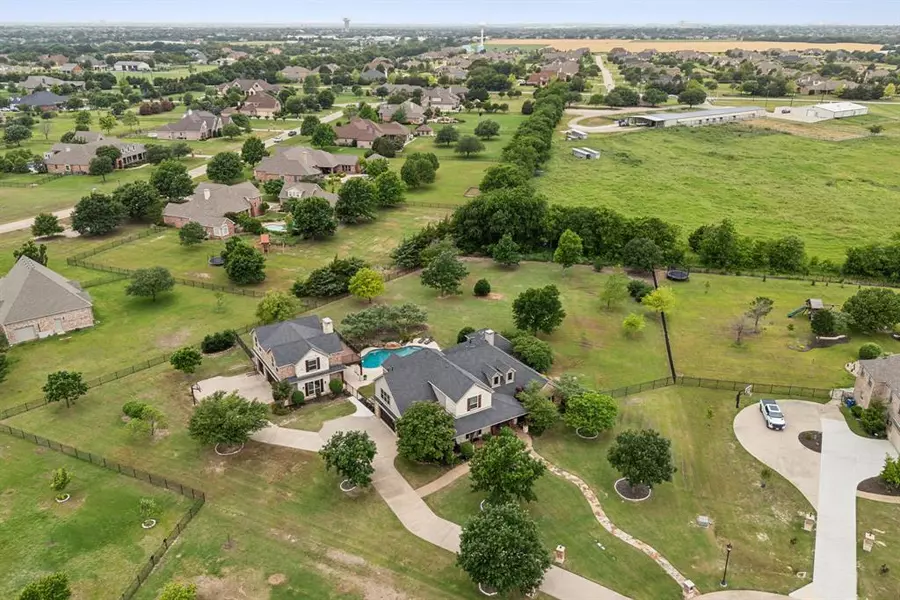 821 Saddlebrook Drive, Lucas, TX 75002