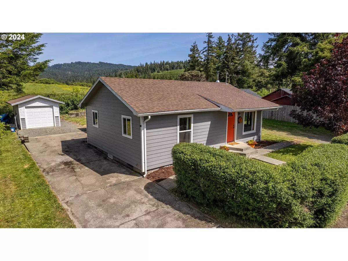 Myrtle Point, OR 97458,737 18TH ST