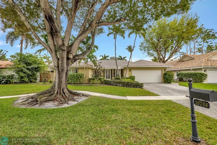 20784 Soneto Dr, Boca Raton, FL 33433