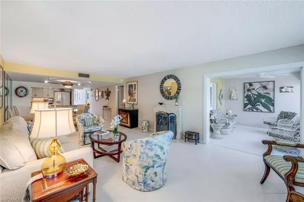 Naples, FL 34103,4200 Belair LN 211