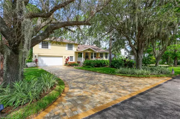 Naples, FL 34110,452 Corbel DR