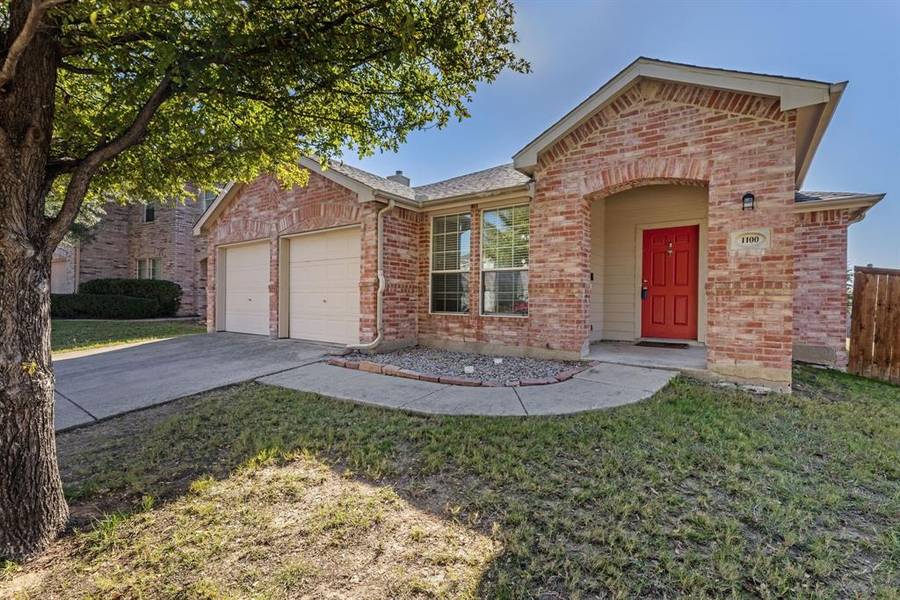 1100 Mockingbird Drive, Aubrey, TX 76227