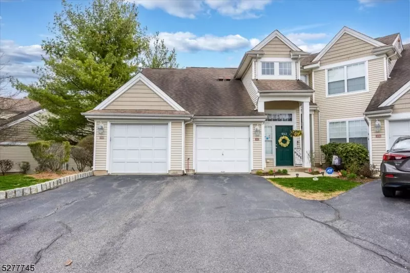 1040 Deerhaven Terrace, Lopatcong Twp., NJ 08886