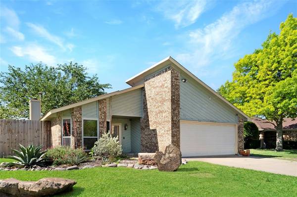 304 Valley Forge Lane, Arlington, TX 76002