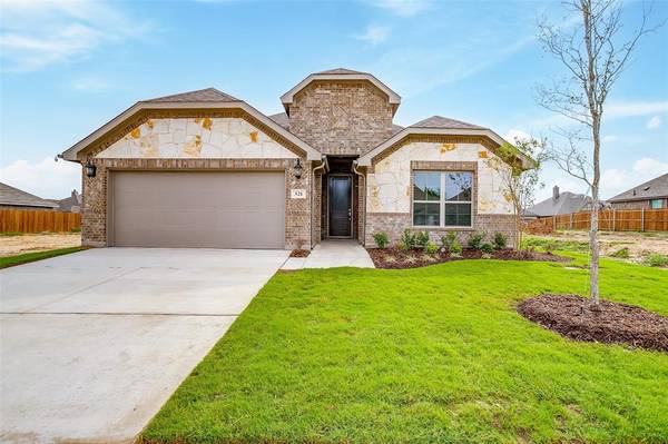 521 Lela Circle, Keene, TX 76059