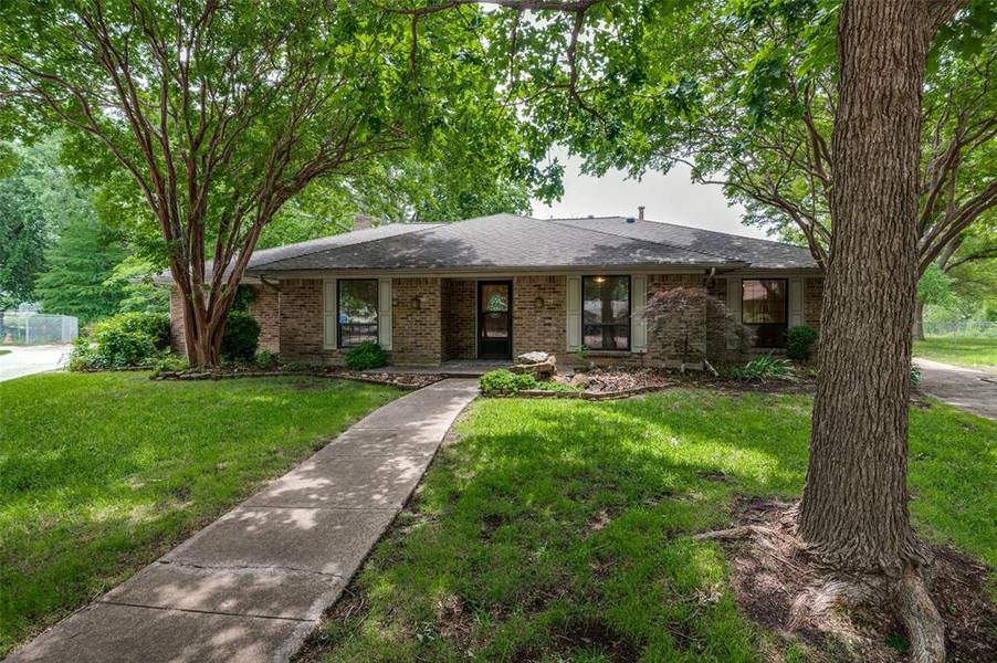 2708 Lark Circle, Plano, TX 75075