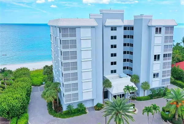 9811 Gulf Shore DR 203, Naples, FL 34108