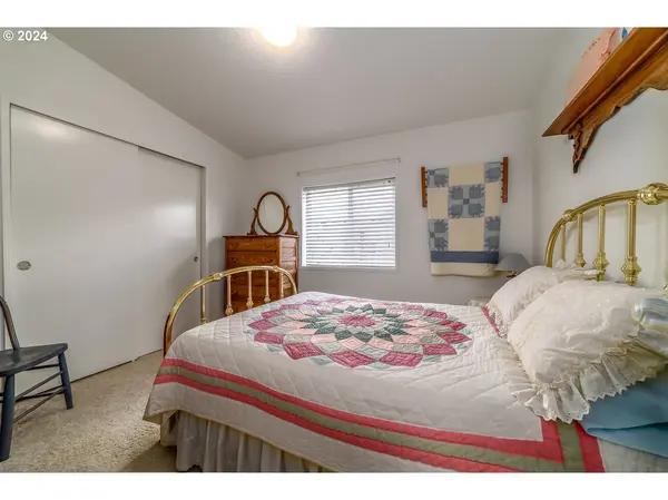 77500 S 6TH ST #B14, Cottage Grove, OR 97424