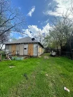 807 W Morphy Street, Fort Worth, TX 76104