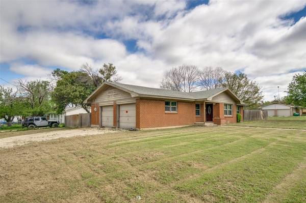 Alvord, TX 76225,210 Greenwood Street