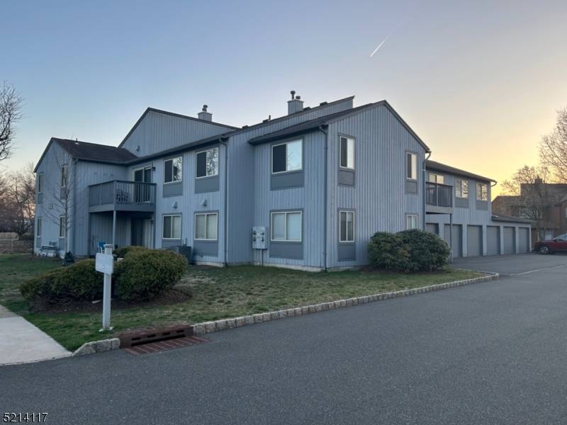 204 Drake Ln #204, Roxbury Twp., NJ 07852