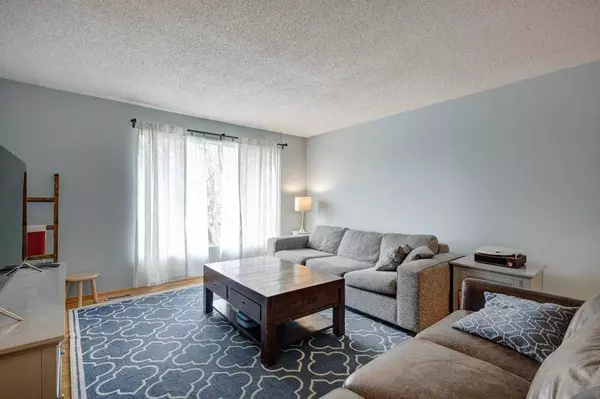 Calgary, AB T2W1L6,1023 Canford PL SW