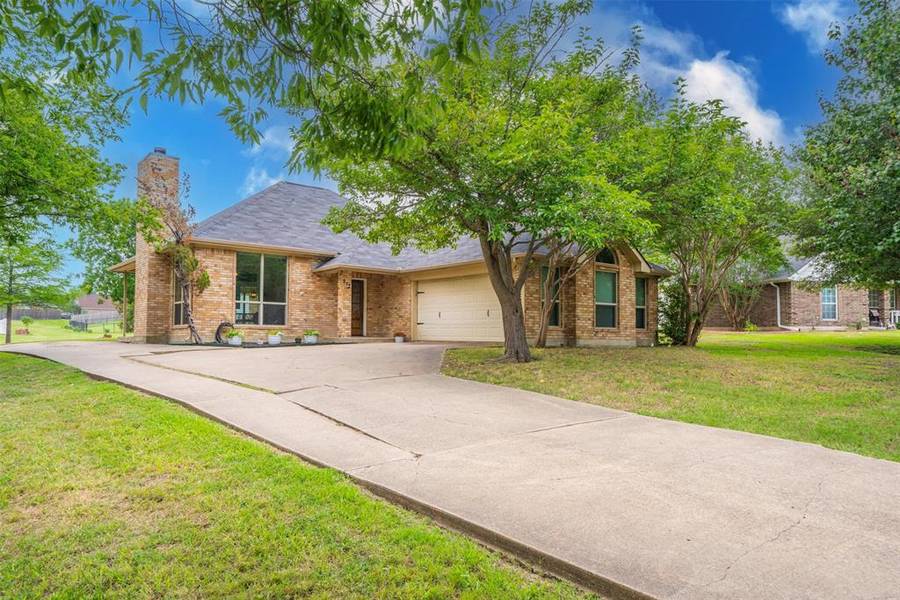 312 Creekview Circle, Crandall, TX 75114