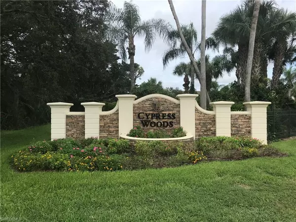 2855 Cypress Trace CIR 202, Naples, FL 34119