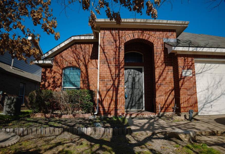 8656 Glenburne Drive, Fort Worth, TX 76131