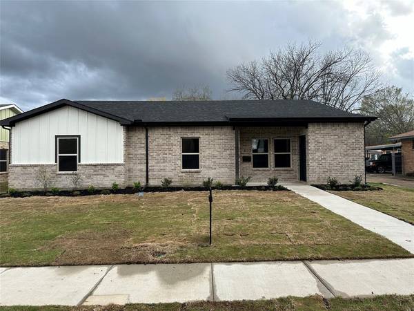 810 Alamo Lane, Garland, TX 75040