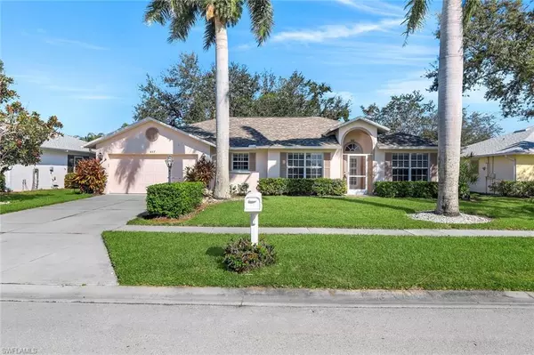 807 Charlemagne BLVD, Naples, FL 34112