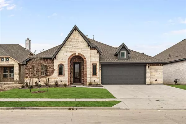 741 Hunter Trace Lane, Lavon, TX 75166