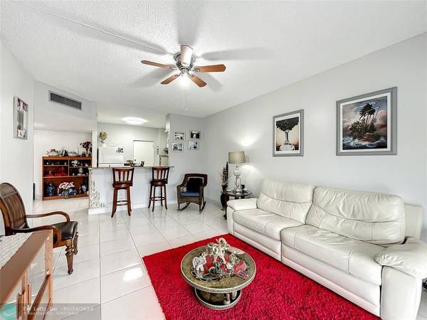 Boca Raton, FL 33432,55 SW 2nd Ave  #303