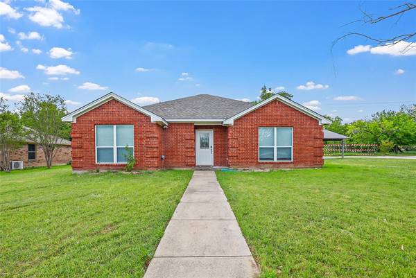 705 NE 39th Avenue, Mineral Wells, TX 76067