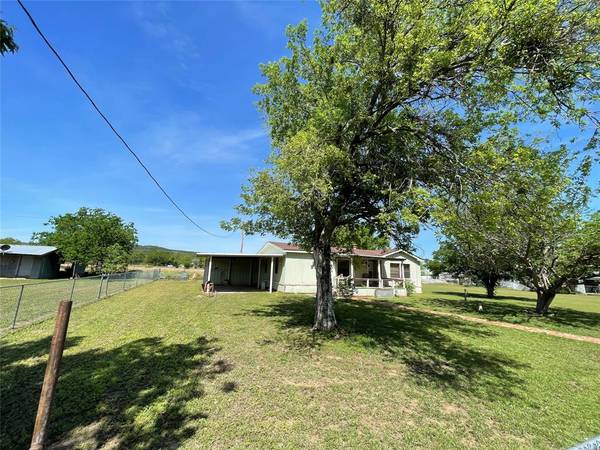 514 Jackson Avenue, Strawn, TX 76475