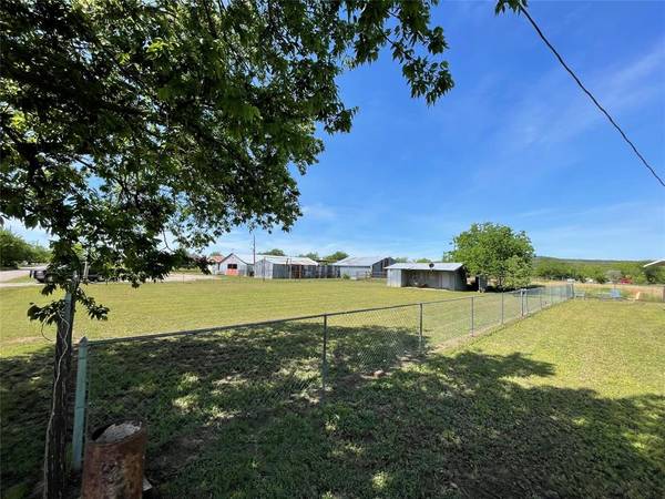 Strawn, TX 76475,514 Jackson Avenue