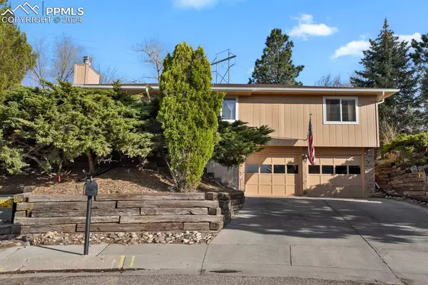 Colorado Springs, CO 80918,2183 Roundtop CT