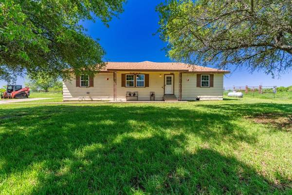 3953 Fm 2737, Lone Oak, TX 75453