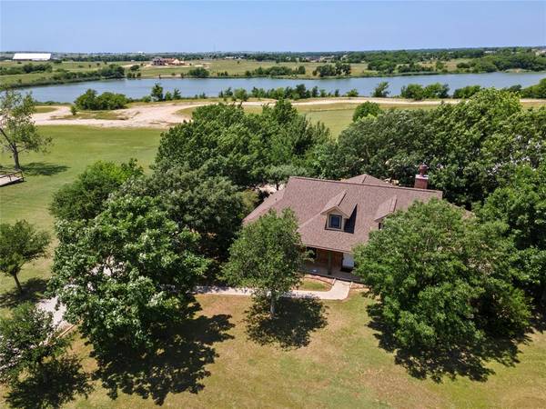 394 Heritage Creek Drive,  Rhome,  TX 76078