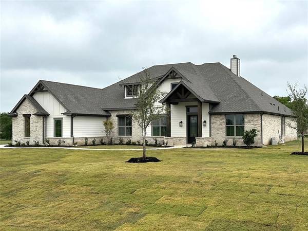 320 Waterview Drive, Gunter, TX 75058