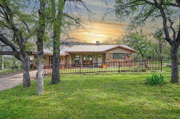 649 New Salem Road, Santo, TX 76472