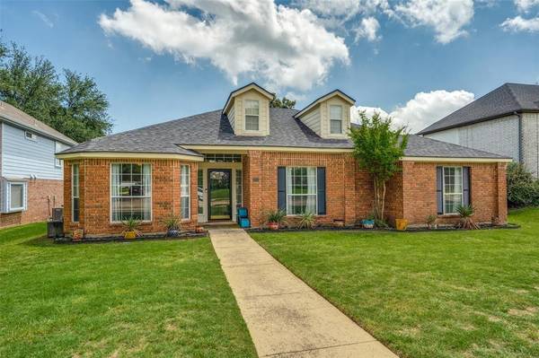 826 Deerlake Drive,  Allen,  TX 75002